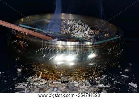 Muscatel Sage Spreads A Pleasant Scent After Lighting And Is Therefore Very Suitable For Smoking Mea