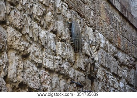 Viii Station In Jerusalem - Via Dolorosa -  Processional Route In The Old City Of Jerusalem