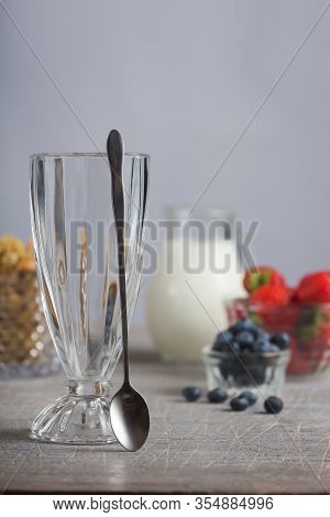 Cooking Cream Dessert With Strawberry And Blueberry