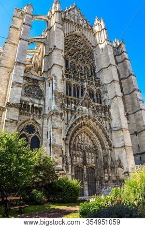 Beauvais Cathedral, The Cathedral Of Saint Peter Of Beauvais, Roman Catholic Church Is Of The Gothic