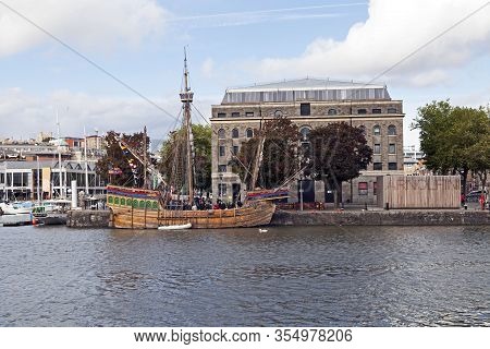 Bristol, Uk - October 4, 2012: A Replica Of The Matthew, The Ship In Which John Cabot Sailed From En