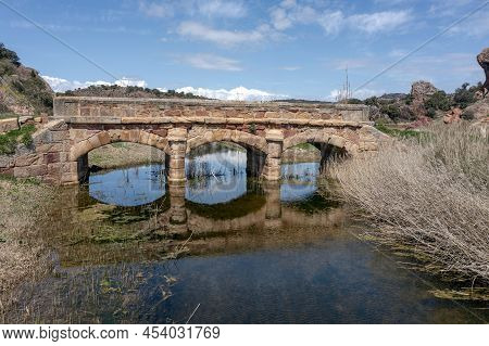 Renaissance Bridge From The 17th Century Over The Salado River. Riba De Santiuste, Guadalajara, Spai