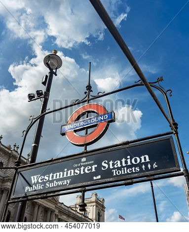 Central London,england,united Kingdom-august 21 2019: A Roundel, The Red Circular And Iconic Symbol 