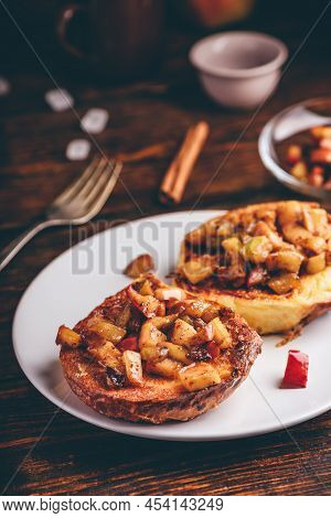 French Toasts With Caramelized Apple With Cinnamon