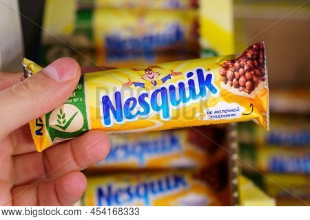 Tyumen, Russia-april 13, 2022: A Nesquik Chocolate Bar In The Buyer Hand. Selective Focus