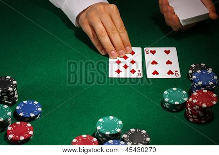 Yeşil masada Poker ayarı