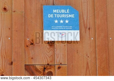 Bordeaux , Aquitaine  France - 05 04 2022 : Meuble De Tourisme Three Stars 3 French Label Quality To