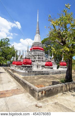 Wat Sao Thong Thong On Koh Kret Is A Popular Tourist Attraction Of Nonthaburi Province In Thailand.