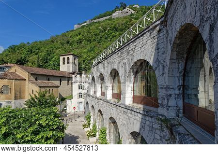 Grenoble, France, May 10, 2022 : Located In Old Fortification Of Grenoble City, La Casemate Is A Cul