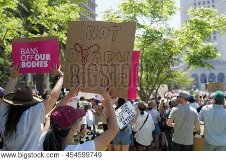 Protect Roe. Abortion Reproductive Justice. Womens March Rights, Abortion Body Choice, Feminism. Los