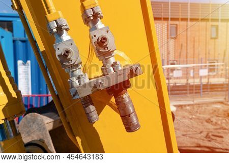 Hydraulic High-pressure Pipes System Of The Construction Machinery For Connection Of The External At