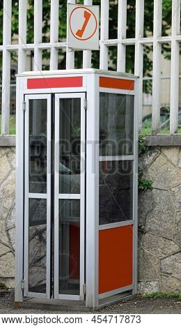 Old Italian Phone Box Called Cabina Telefonica