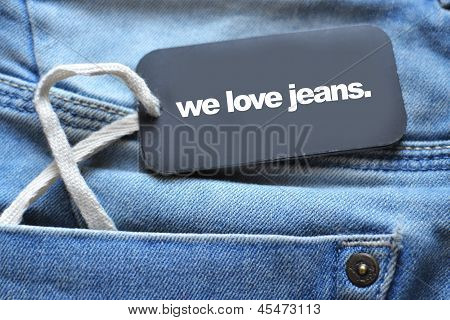 джинсы с этикеткой