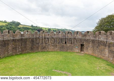 Totnes.devon.united Kingdom.august 8th 2021.the Top Of Totnes Castle In Devon