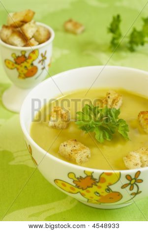 Ñream Suppe aus Erbsen
