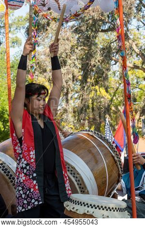 Davis, Ca - April 24, 2022. Picnic Day Parade At The University Of California At Davis Is Back After