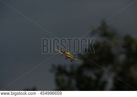 Air Tractor At-802 Fire Fighting Aircraft Extinguishing A Fire