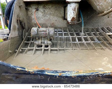 Rear Self-propelled Concrete Mixer