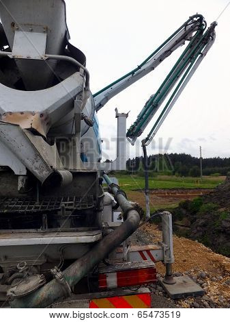 Propelled Concrete Mixer With Pump
