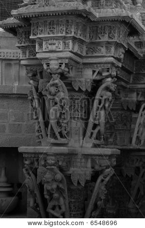 Sochy na Jain chrám ve městě Jaisalmer