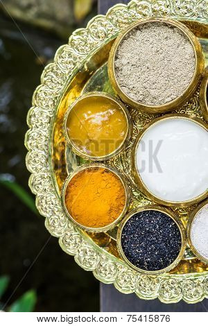 Scrubb Powder For Spa Massage