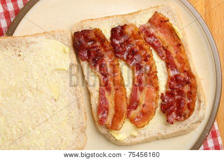 Bacon sandwich with wholewheat bread