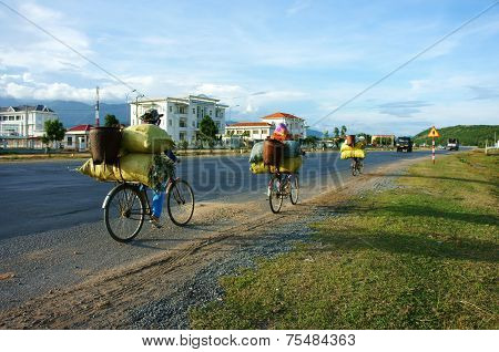Asian Woman Ride Cycle, Transfer Overload