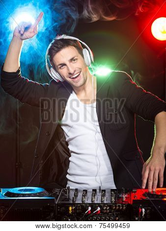 Dj