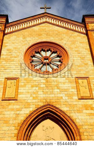Italy  Lombardy    In  The Villa Cortese    Church  Closed Brick Tower Wall