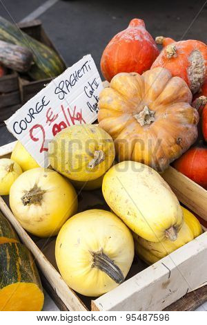 pumpkins, market in Forcalquier, Provence, France