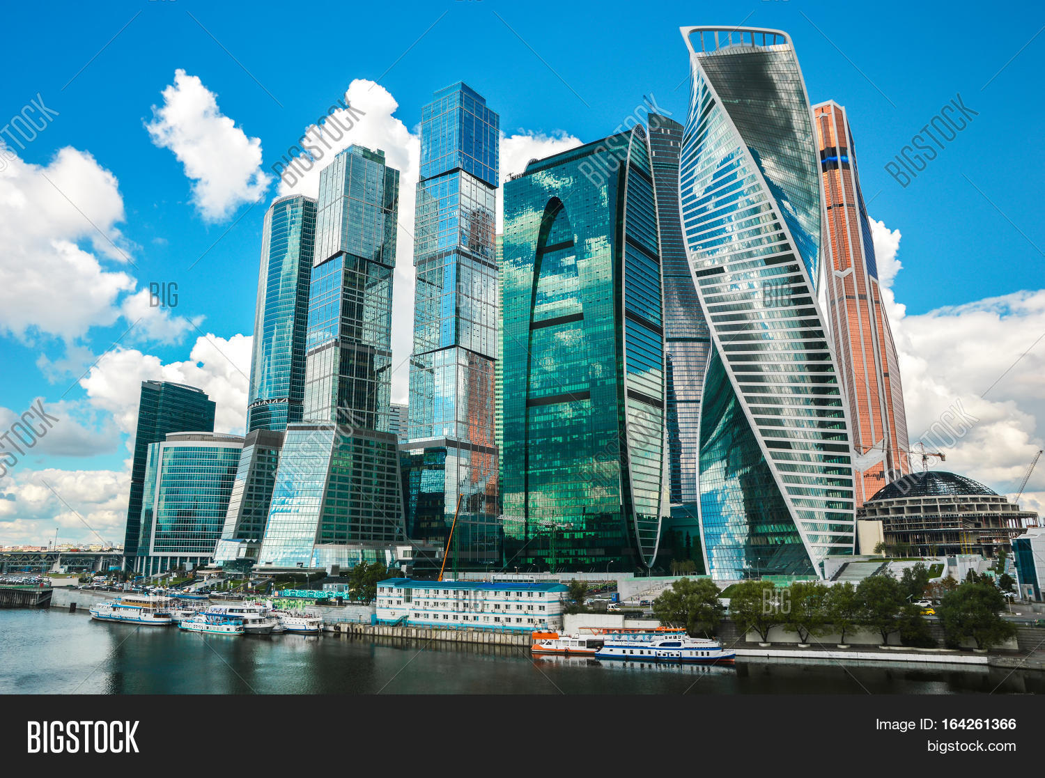 башня эволюция стилизованная. обмен домами шоу. москва сити 2023. обмен домами москва сити. лежачий небоскреб в москве.