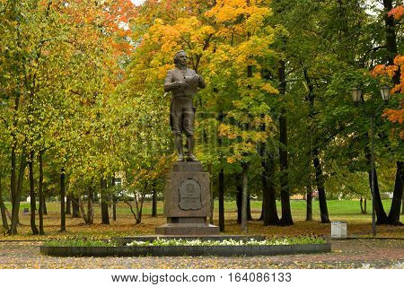 PETROZAVODSK, RUSSIA - SEPTEMBER 18TH, 2015: Monument to the great Russian poet Derzhavin in Petrozavodsk autumn park