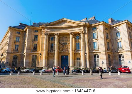 Paris Law Faculty Of The University Paris Descartes