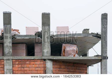 The Collapse Of The Floor Slab In The Construction Of The House