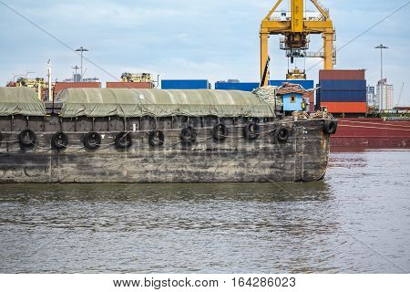 barges carrying agricultural products bulk cargo ship to harbor freight