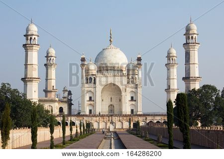 Bibi ka Maqbara that is famous destination in Aurangabad India