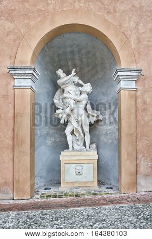 More than one and half hundred statue: Wonderful reproduction of Rape of Proserpina