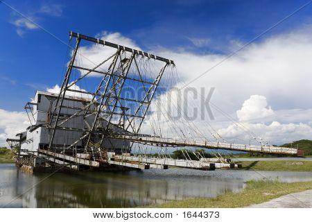 Nepoužívaný cínu eskalátorů