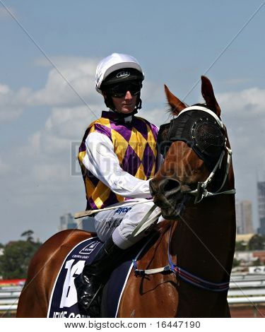 6 Listopada - MELBOURNE Brad Rawiller na Jeune De Coeur dla Oaks 2008 w Flemington w Melb