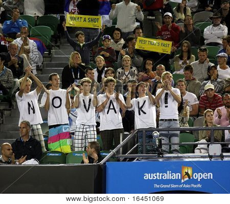 MELBOURNE, AUSTRALIA - 27 gennaio: Ventole supportano Novak Djokovic agli Australian Open 2010 su Januar