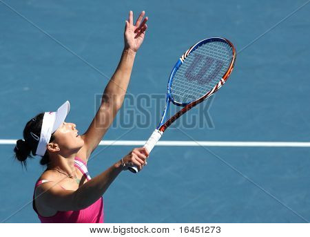 MELBOURNE, AUSTRALIA - 26 gennaio: Yan Zi della Cina nel suo match di doppio con Bethanie Mattek Sands un