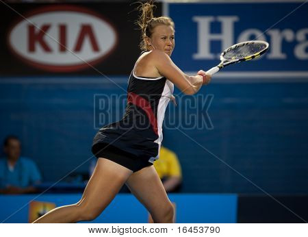 MELBOURNE - Januar 20: Vera Dushevina Russlands in ihre zweite Runde gegen Samantha Stosur von Aus