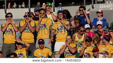MELBOURNE - Januar 20: Australian Tennis-Fans Unterstützung Samantha Stosur in ihre zweite Runde für sich gewinnen 