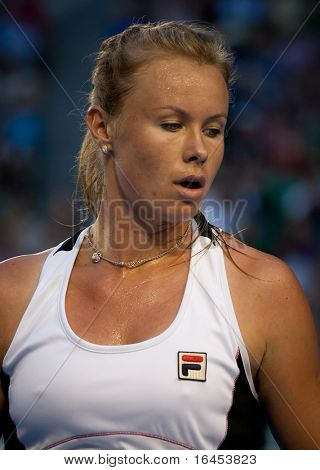 MELBOURNE - Januar 20: Vera Dushevina Russlands in ihre zweite Runde gegen Samantha Stosur von Aus