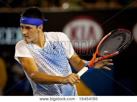 MELBOURNE - 22 gennaio: Bernard Tomic dell'Australia nel suo terzo turno perdita di Rafael Nadal di Spagna 