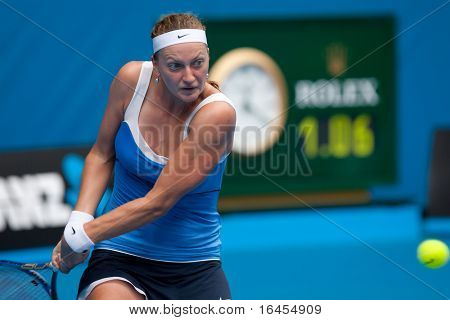 MELBOURNE - 26 stycznia: Petra Kvitova Republiki Czeskiej w jej straty ćwierćfinał Vera Zvonar