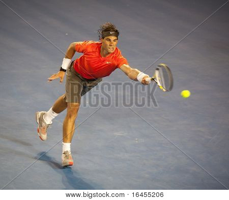 MELBOURNE - 22 gennaio: Rafael Nadal di Spagna nel suo terzo turno vittoria contro Bernard Tomic dell'Australia