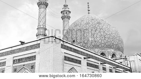 In Iran  And Old Antique Mosque    Minaret