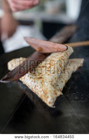 Folded Crepe Pressed With Wooden Tools