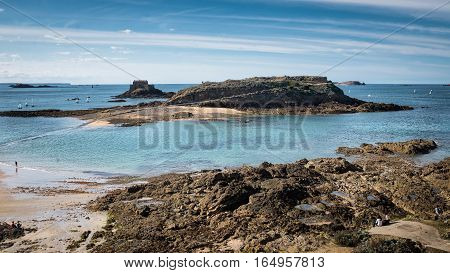 View on Grand Be island in low-tide, Saint-Malot, Bretagne, France